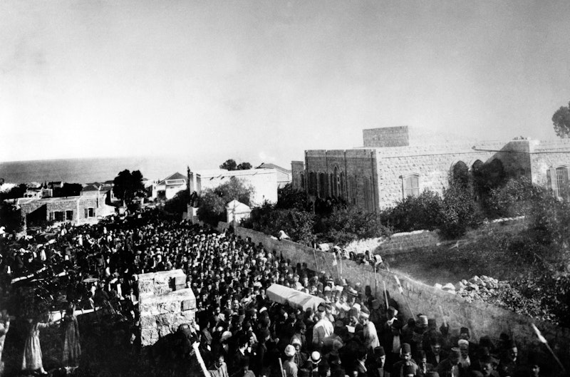 Large crowd at Abdu’l-Bahá's funeral