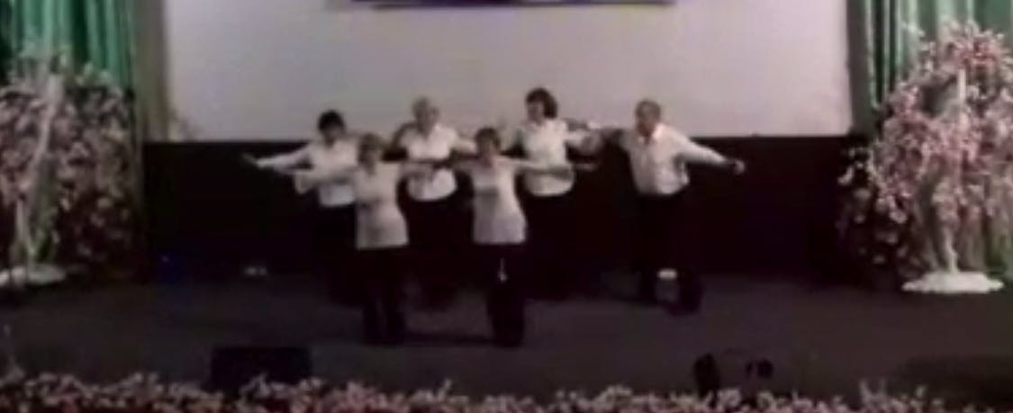 Vladivostok Bahá’ís celebrate bicentenary with neighbours and friends