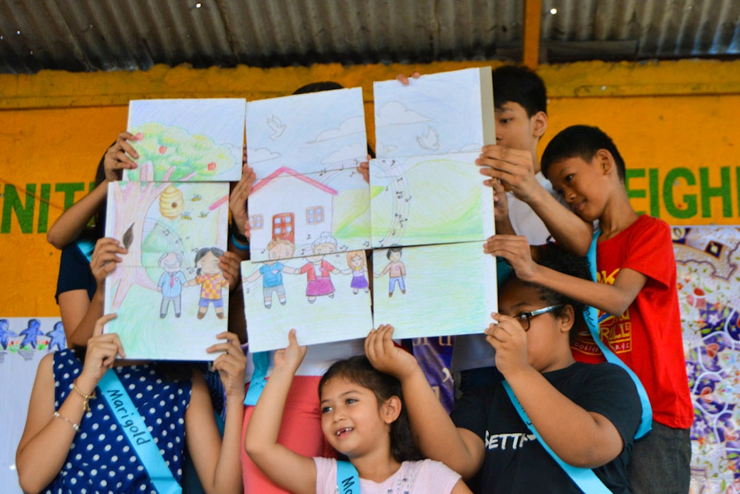 جشن‌های کودکان در پاراناکه، فلیپین 