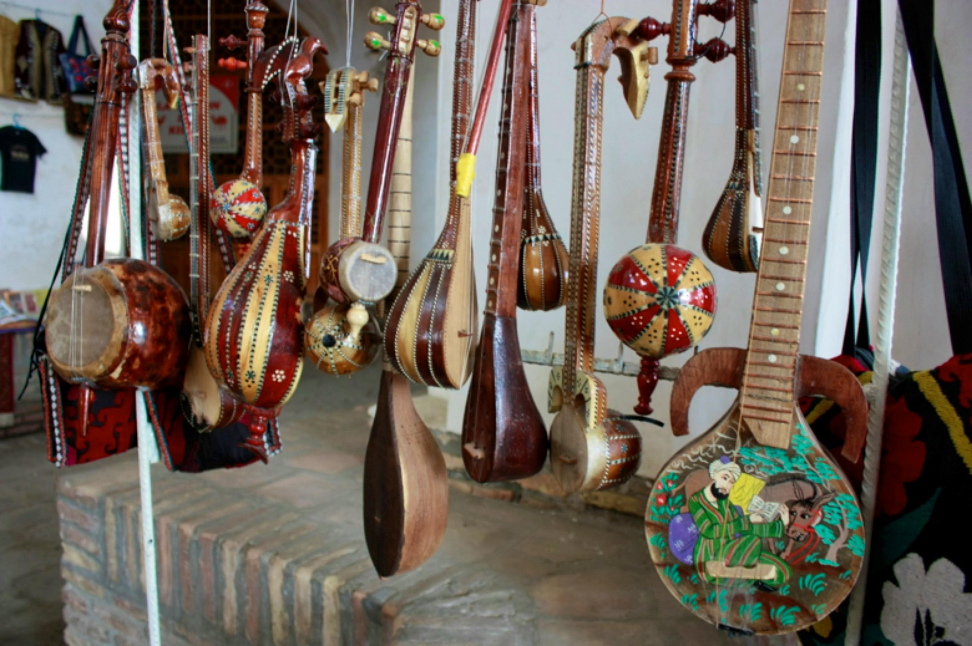 Artist in Uzbekistan composes song about Bahá’u’lláh to mark bicentenary