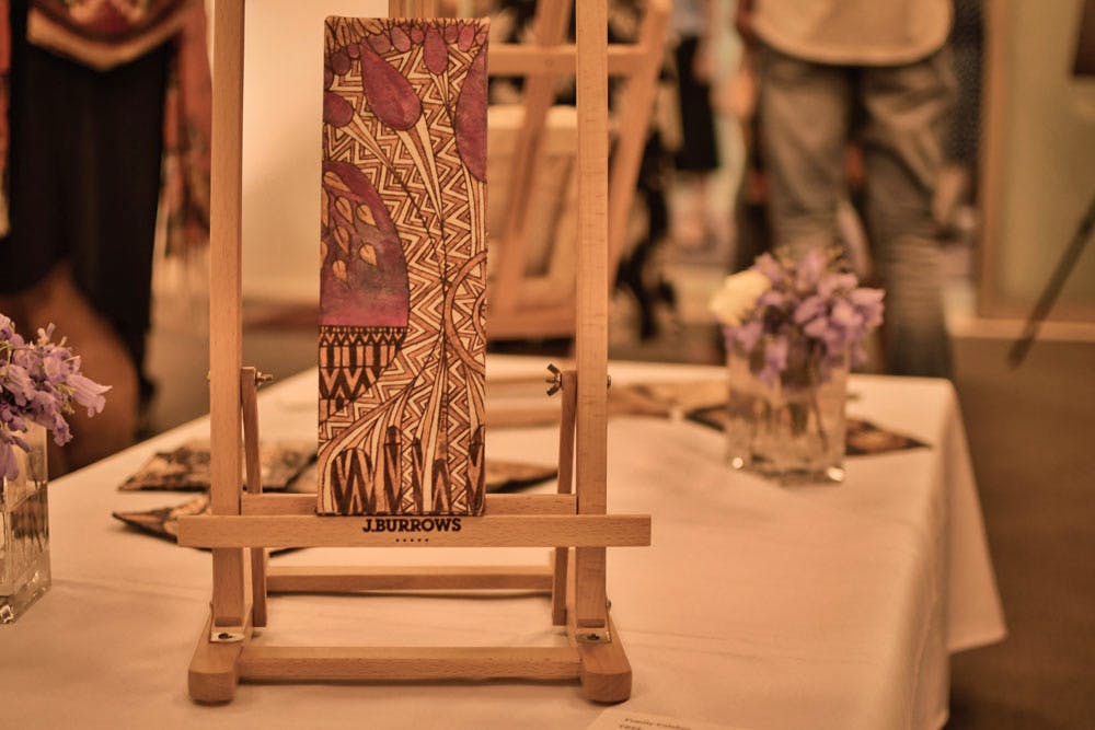 نمایشگاه هایی در سراسر استان کوئینزلند، موضوع "روشنگری" را از طریق هنر بررسی می کنند