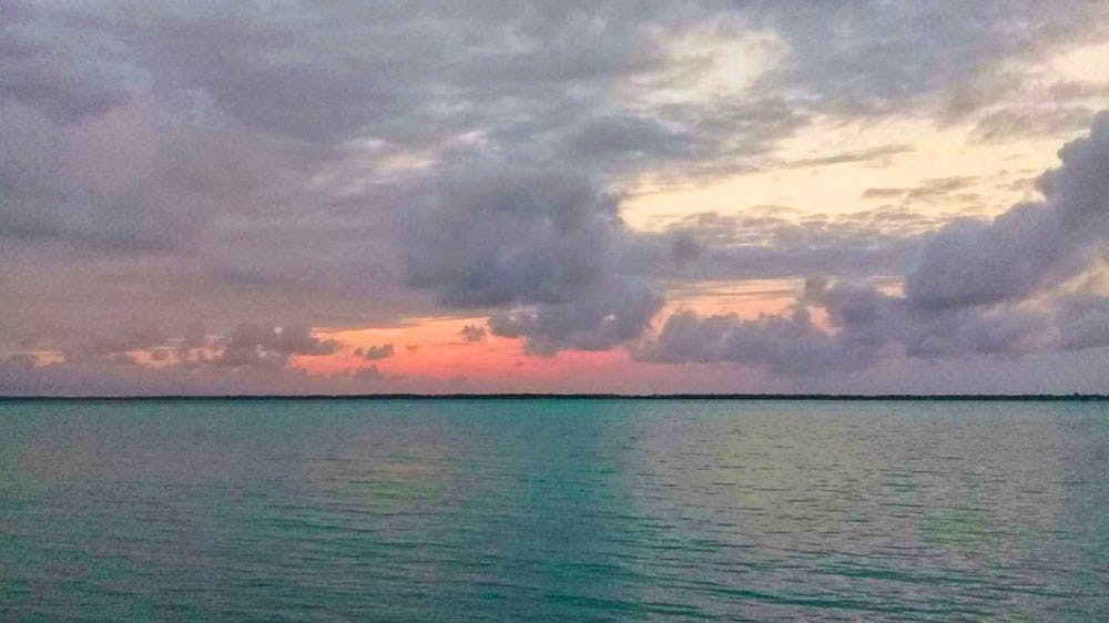 .غروب خورشید در کشور کریباتی٫ نمادی برای آغاز جشنهای دویستمین سالگرد 