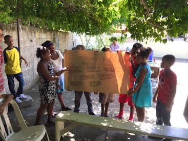 डोमेनिकन गणराज्य के युवाओं ने बहाउल्लाह के बारे में कविताएँ एवं गीत लिखे
