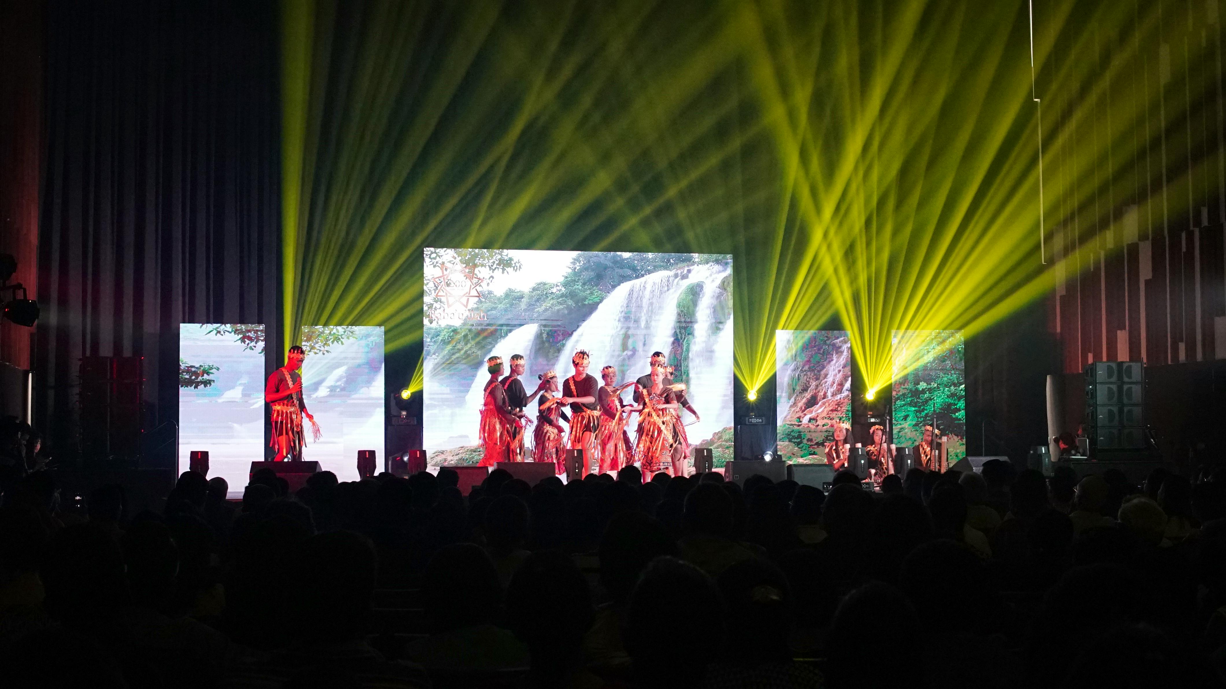 Национальный концерт, открывающий празднования двухсотлетия