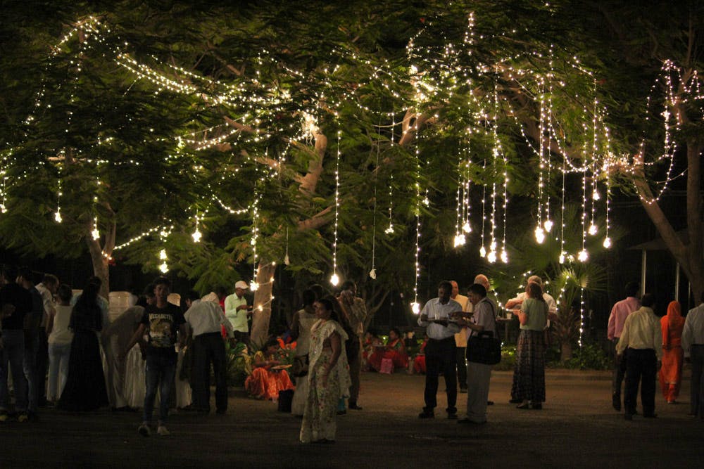 Guests attend evening of performances at House of Worship in Delhi